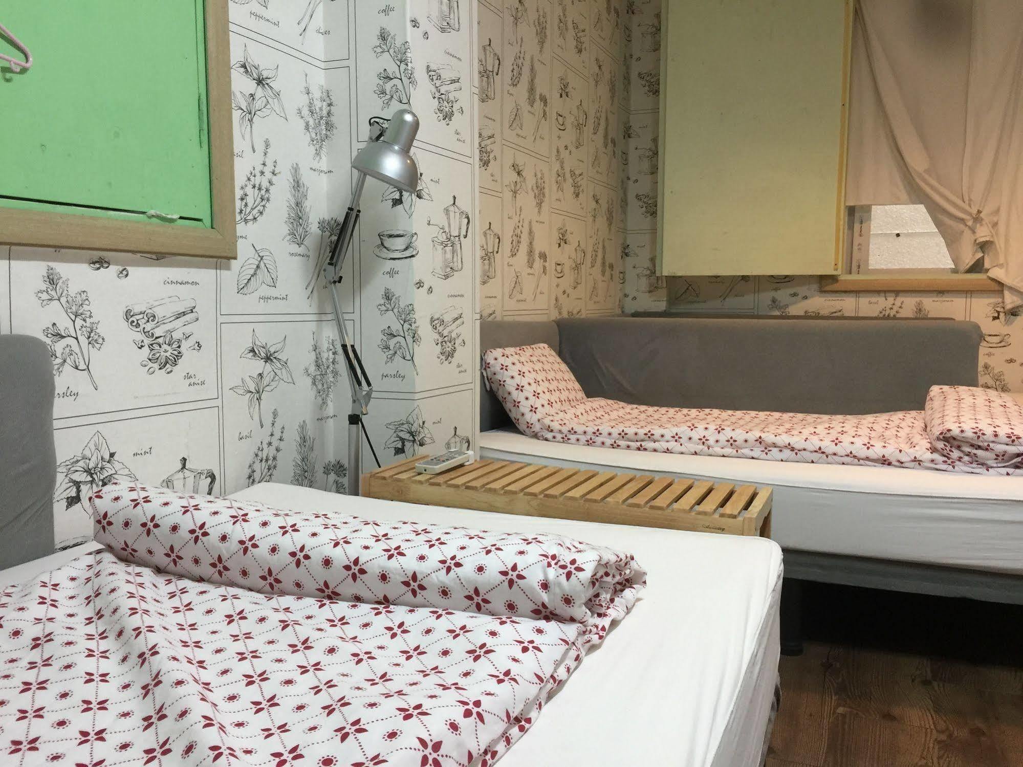 Backpackers In Jeju City Center Luaran gambar