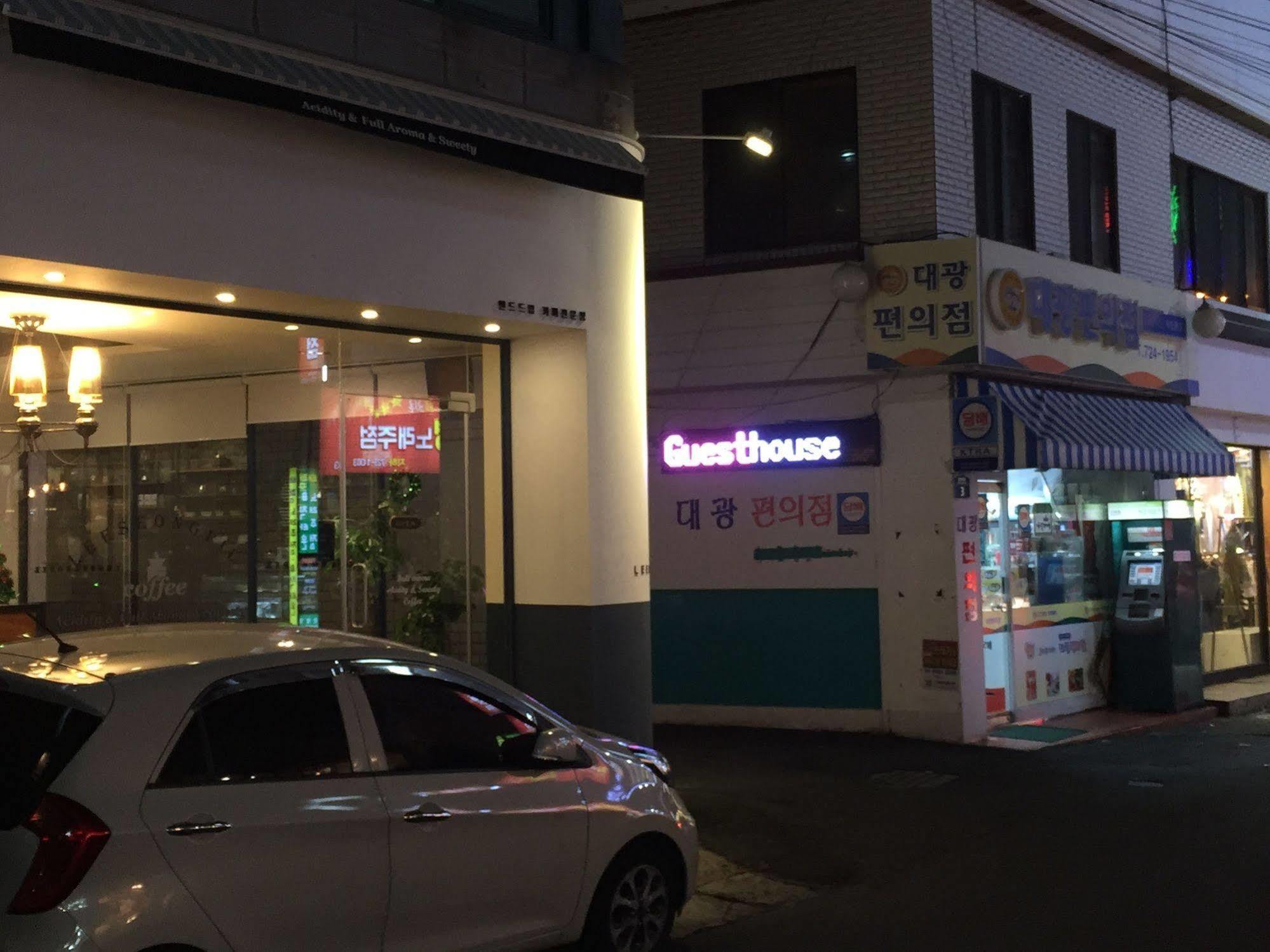 Backpackers In Jeju City Center Luaran gambar