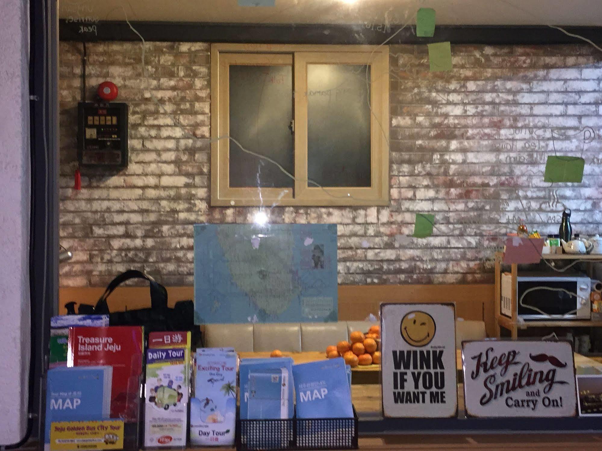 Backpackers In Jeju City Center Luaran gambar